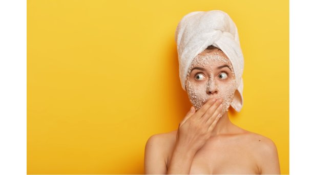 Post-abbronzatura: come togliere la pelle morta e idratare il corpo