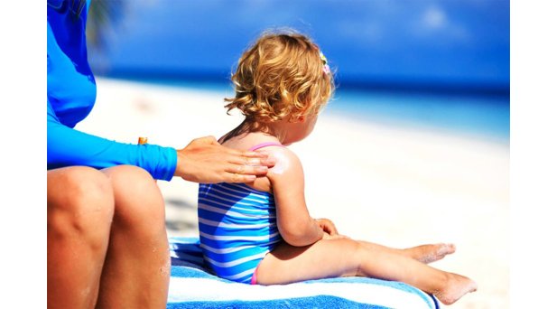 Creme solari per bambini: quando metterle e come dosarle